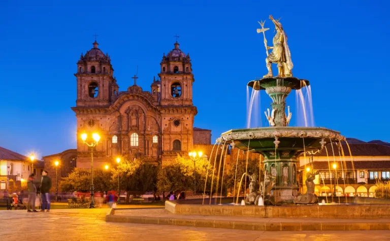 Discover Plaza de Armas: Santiago's Historic Heart