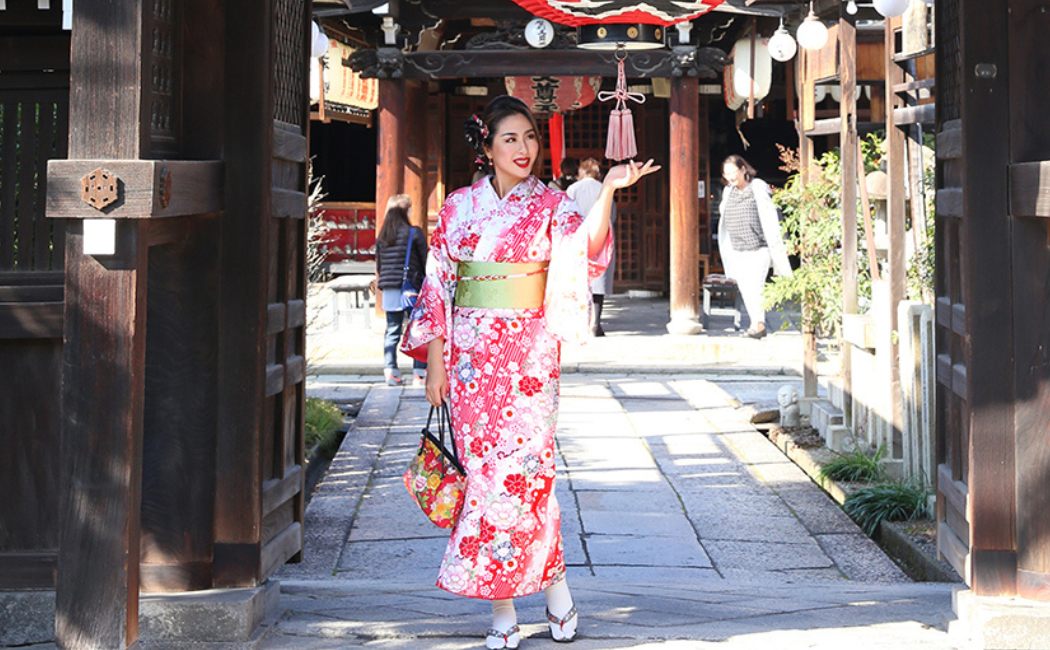 The Timeless Elegance of Kimono: Unveiling Japan's National Treasure