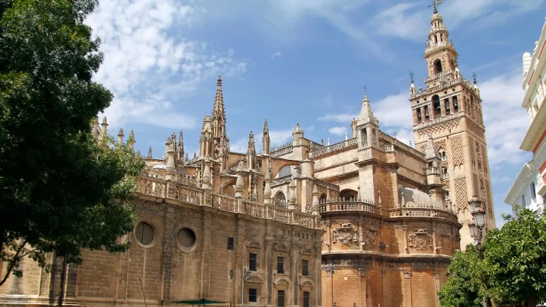 Discover the Majesty of Seville: Entry Ticket to the Cathedral and La Giralda