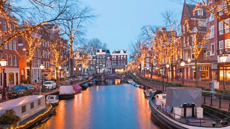 Ultimate Guide to Amsterdam: Top Attractions, Best Eats, and Shopping Experiences