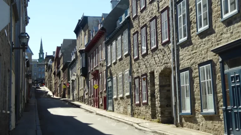 Discovering Quebec City: A Scenic Walking Tour