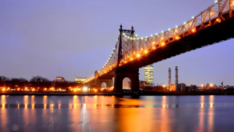 7 Unique Ways to Discover Roosevelt Island, NYC: A Hidden Gem in the East River