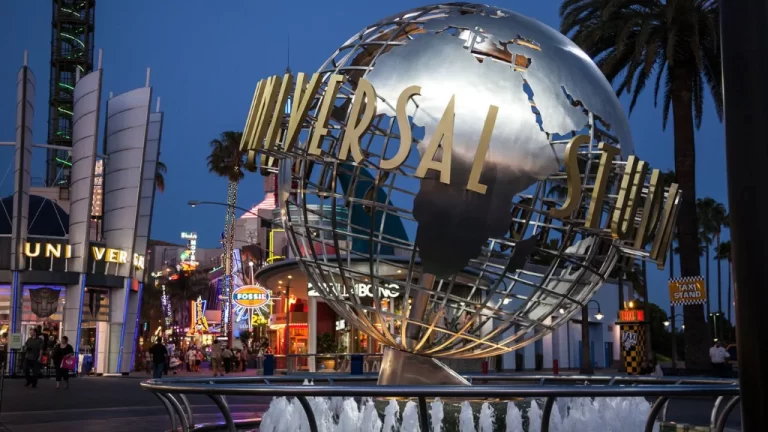 Explore LA in One Day: Universal Studios and Hop-On Hop-Off Bus Tour