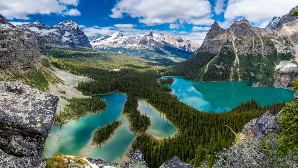 How to Visit One of Canada’s Most Gorgeous Lakes in 2024