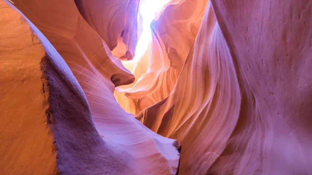 Lower Antelope Canyon Tour: A Complete Guide to Exploring Arizona’s Stunning Slot Canyon