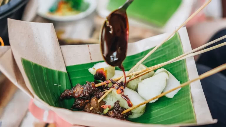 The Best Foods and Drinks to Try in Indonesia