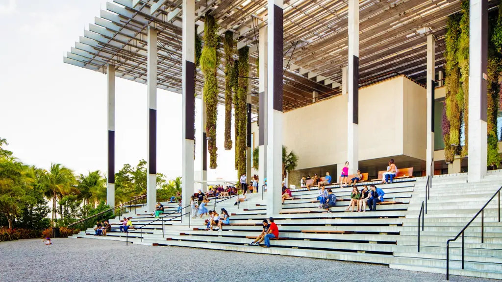 Explore Miami's Vibrant Art Scene!