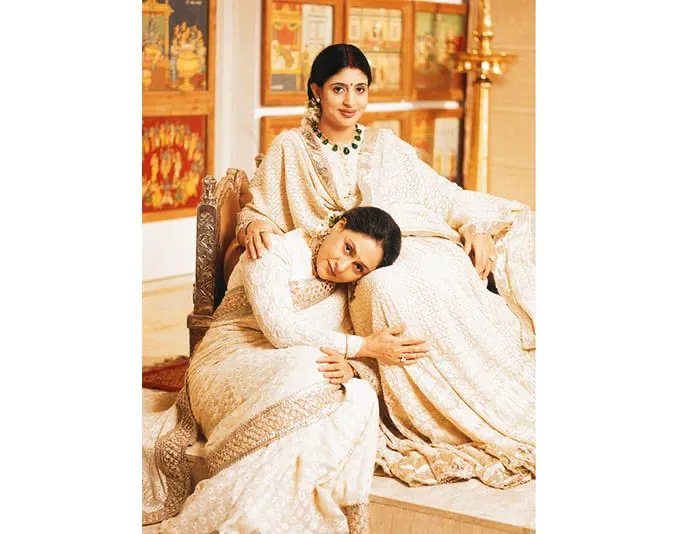 66fe6265552d4 Jaya Bachchan with daughter Shweta Bachchan in Chikankari by AJSK