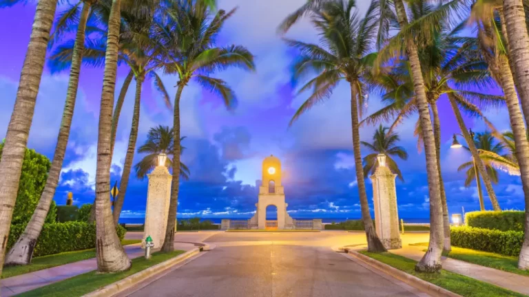 Plan your First Visit to Palm Beach with this Guide.